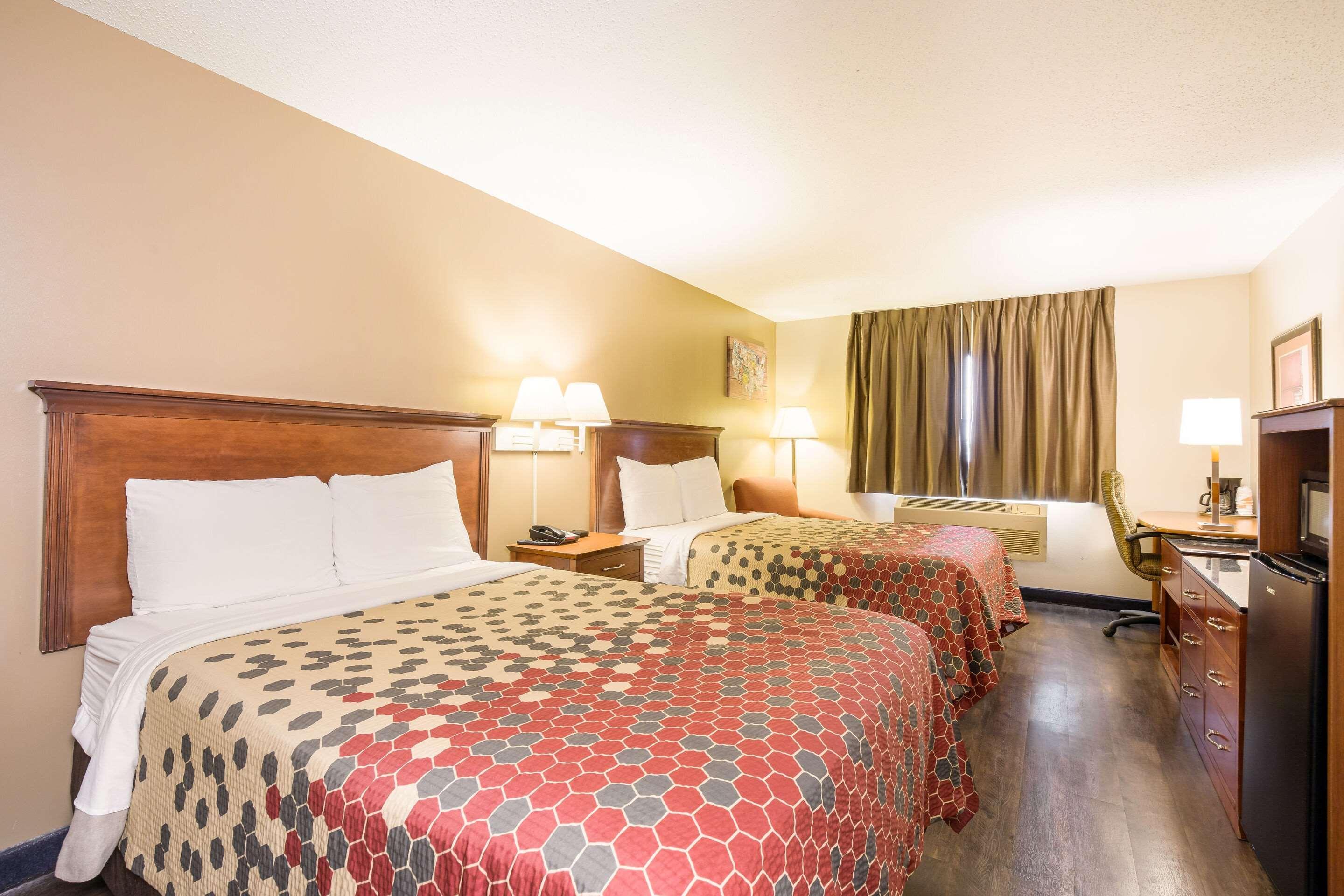 Econo Lodge Lake Mills Eksteriør billede